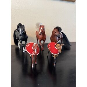 Grand Champions VTG Horse Lot- 5 Horses- 2 Stables- Accessories - Original Box